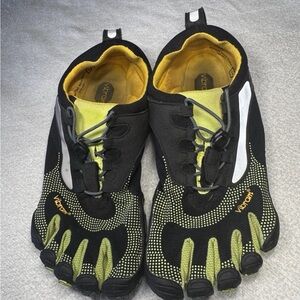 Vibram Fivefingers Bikila Black Yellow Running Shoes Woman’s Size 41 9/9.5